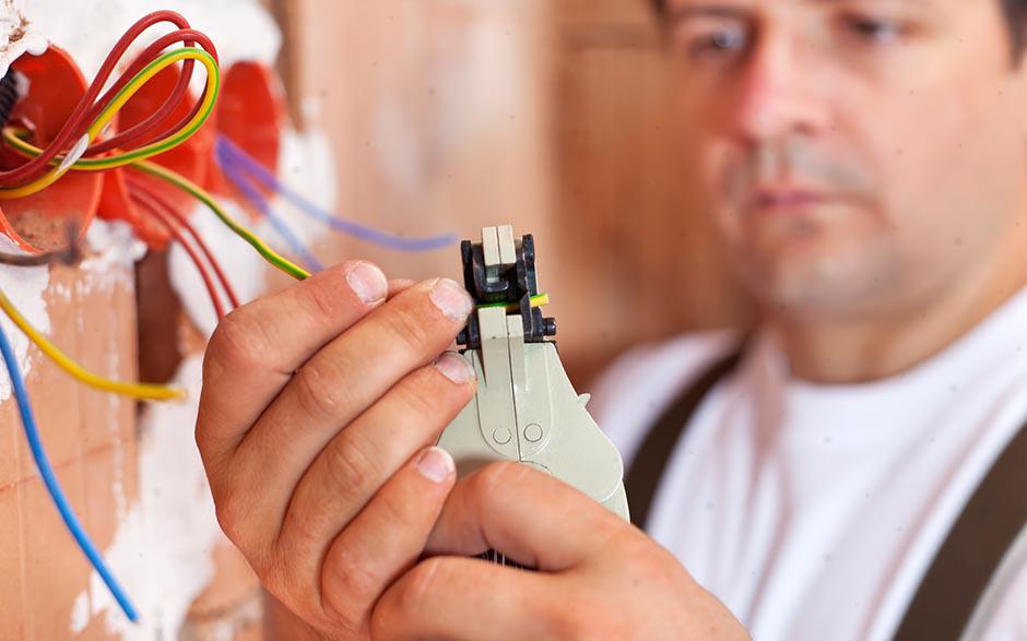 travail électricien Houilles